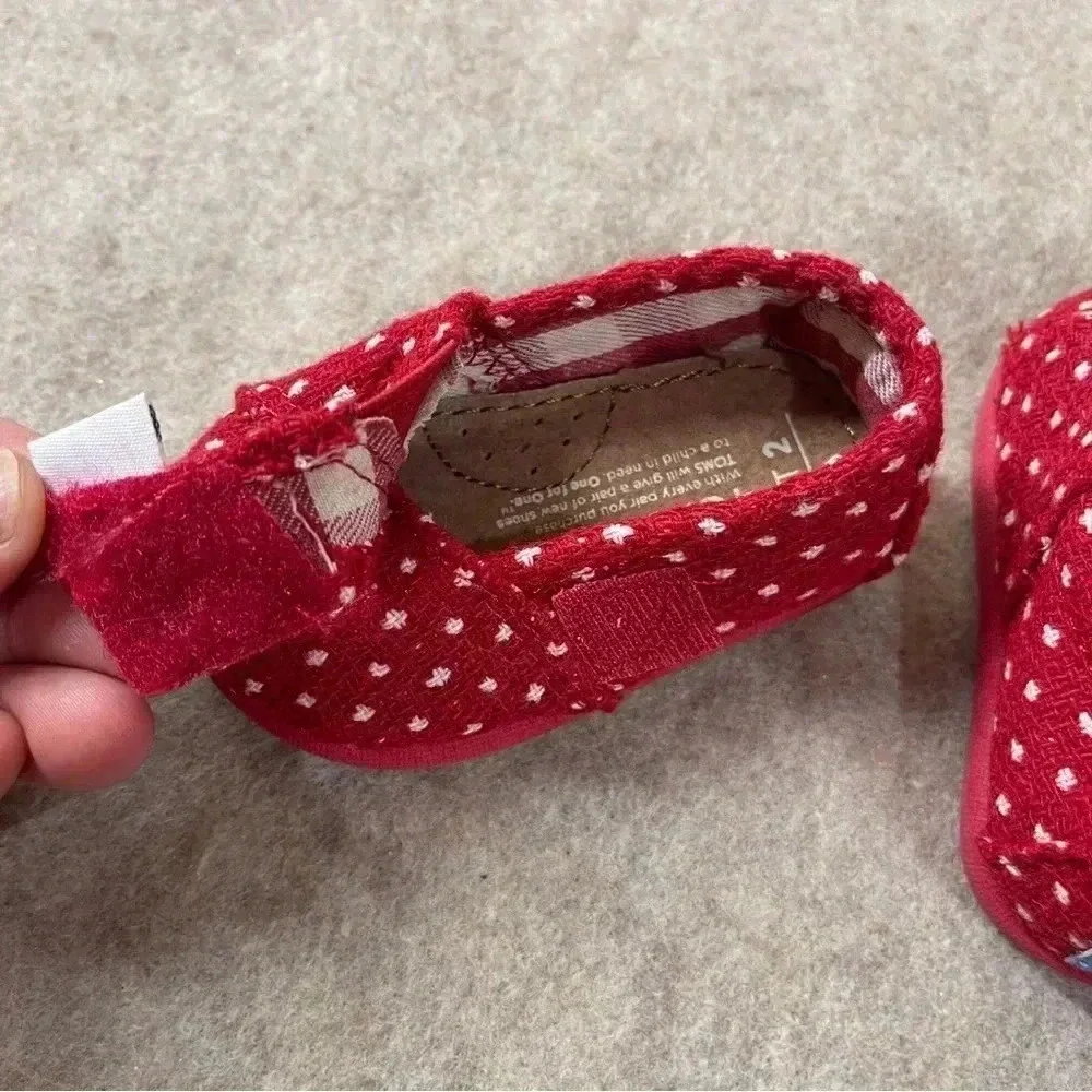 Toms baby crib